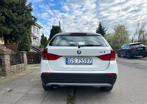 BMW X1 cena 39900 przebieg: 143000, rok produkcji 2011 z Słupsk małe 172